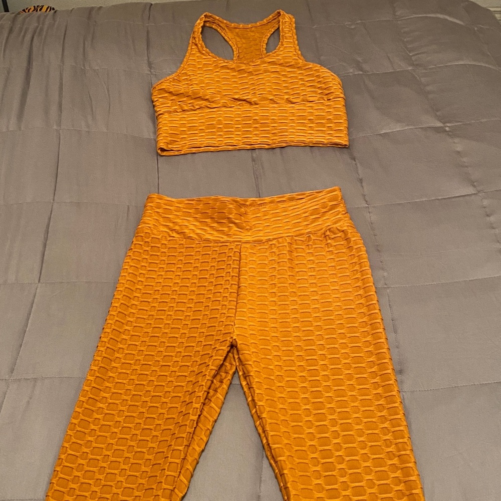Gym workout clothes set new!